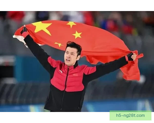 中国队祝贺宁忠岩金牌在胸时刻